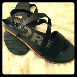 Black Sorel Sandals